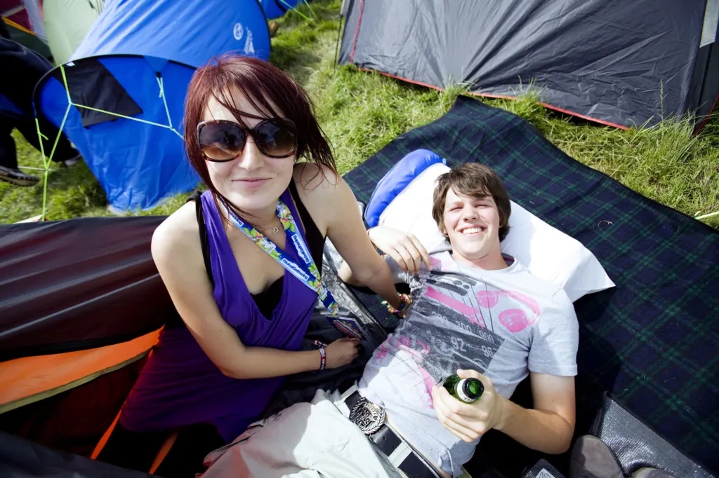 Festivalgoers and atmosphere at Global Gathering 2009